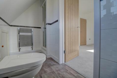 Bedroom 2 en-suite