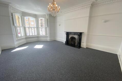 Lounge 1