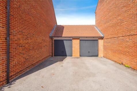 Garage/parking
