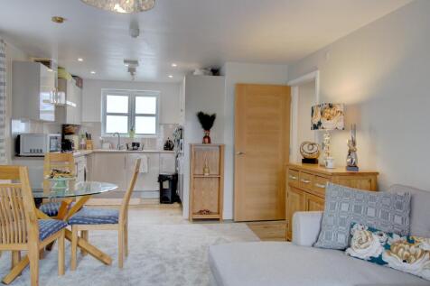 Living-dining room 2
