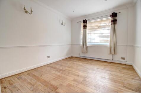 Bed 4 or family room