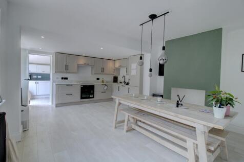 Kitchen-breakfast room