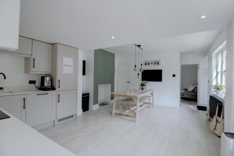 Kitchen-breakfast room 2