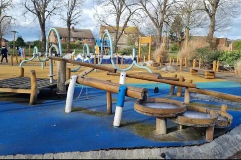 Water play park