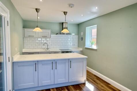 Kitchen/ Dining room