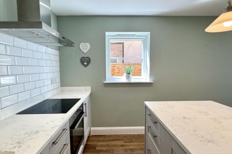 Kitchen/ Dining room