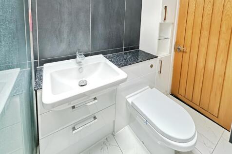 Downstairs Family Bathroom