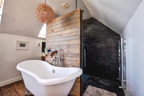 Bedroom One en-suite
