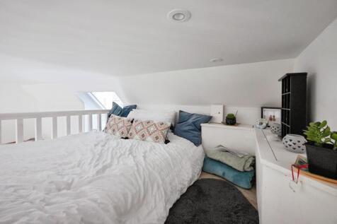 Open plan bunk