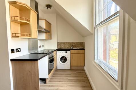 Lounge/ Kitchen