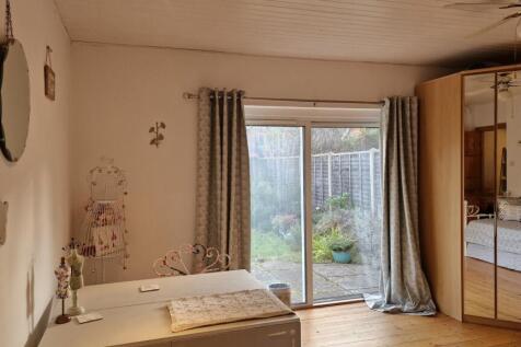Room-1-02