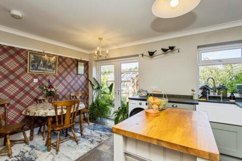 Kitchen-breakfast room