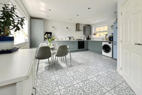 Open Plan Modern Kitchen/Diner