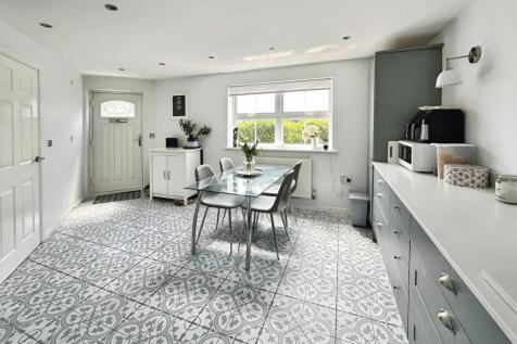 Open Plan Modern Kitchen/Diner