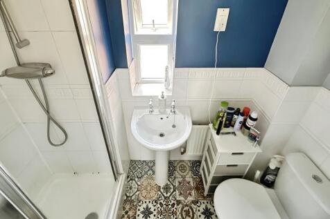 Master Bedroom Shower En Suite