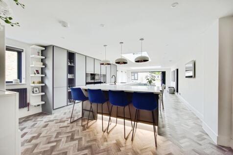 Open Plan Modern Kitchen/Diner