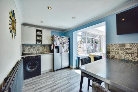 Open Plan Modern Kitchen
