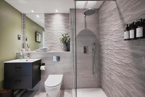 Bedroom Two en-suite