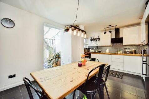 Open Plan Lounge &amp; Dining View
