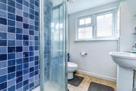 Ensuite shower room