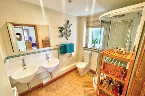 Master ensuite