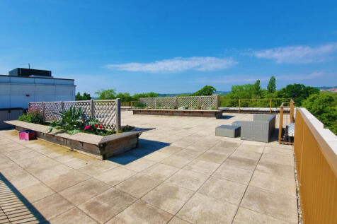 12_EXT_Roof_2