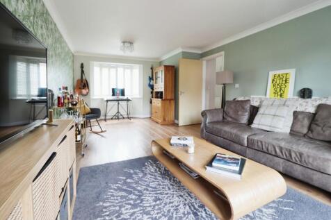 LOUNGE DINING ROOM
