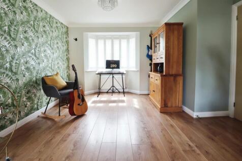 LOUNGE DINING ROOM