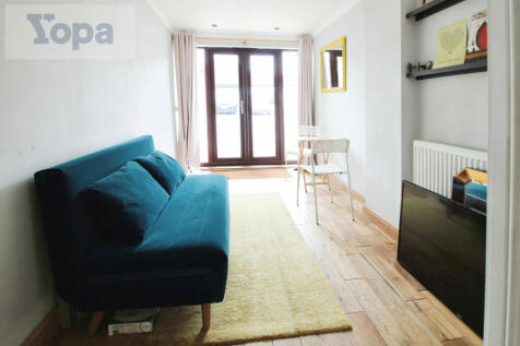 Bedroom /Reception