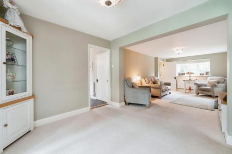 10.Family Room 3