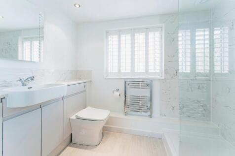 14.Bedroom 1 Ensuite