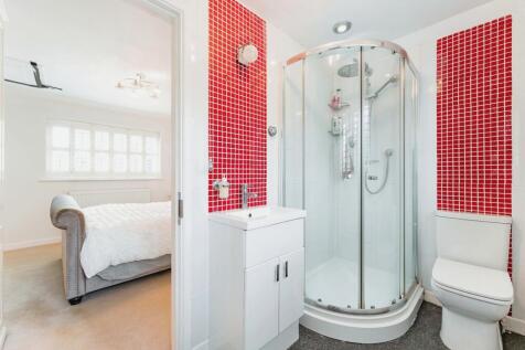 16.Bedroom 2 Ensuite