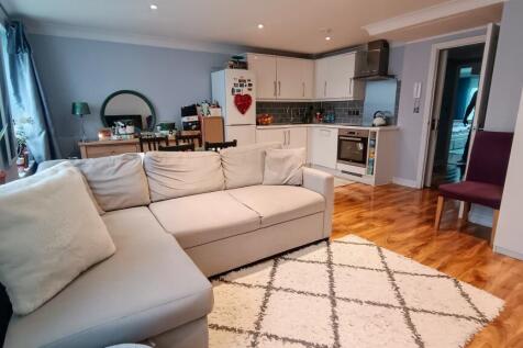 Lounge kitchen