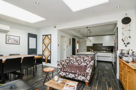 Dining/Kitchen