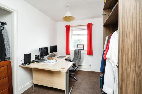 Bedroom / Study