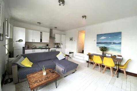 lounge/kitchen area