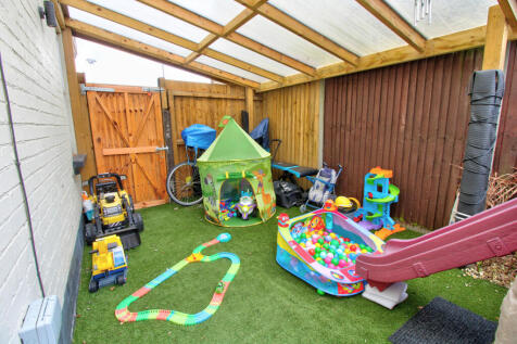 Garden covered area