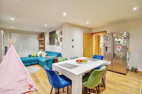 Living Area Angle