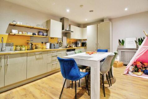 Kitchen dining area