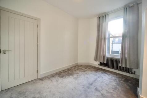 Bedroom 2 (2)