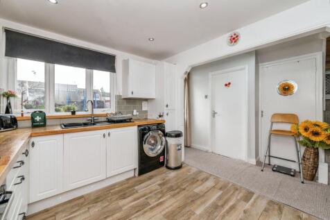 26thewillowsthewillowsbasildonss132es-11