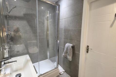 En suite shower room