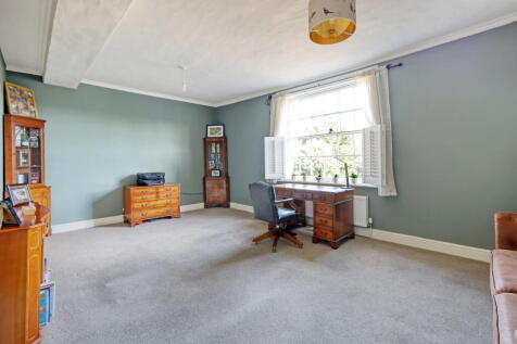 Bedroom /Office