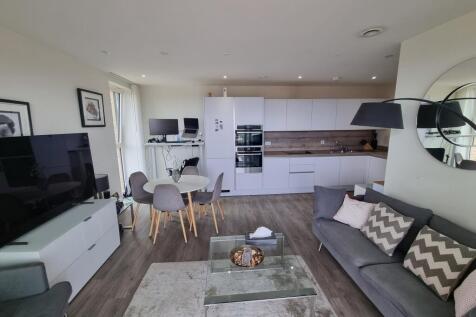 Lounge/Dining Area