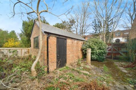 Garage to rear