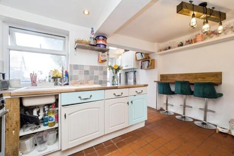 Kitchen and lead to garden