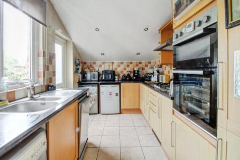 Ebb5e64f-Kitchen