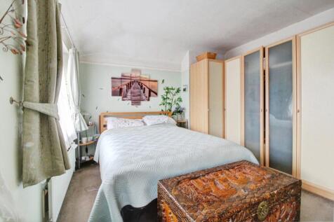 00546b26-Bedroom 201
