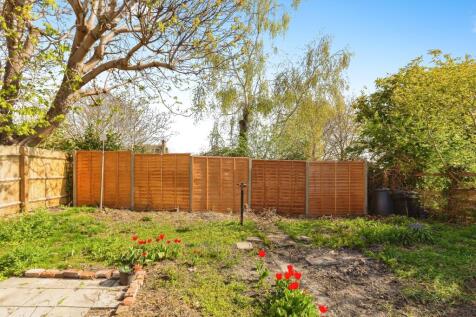 2025-04-12-80brookstreetastonclintonaylesburyhp225et-1001787980-1481