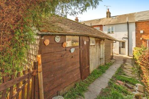 2025-04-12-80brookstreetastonclintonaylesburyhp225et-1001787980-1493